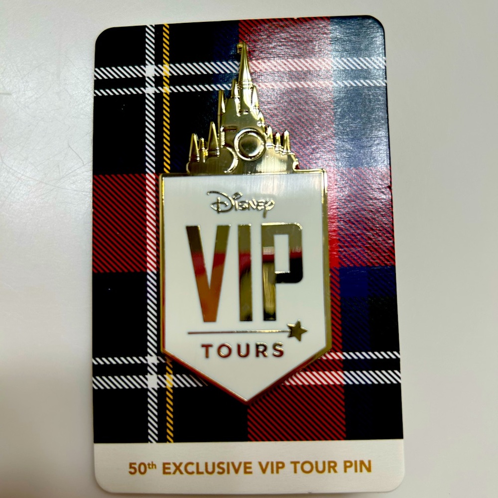 NEW Disney VIP Tour Pin 50th Anniversary Exclusive Edition Walt Disney Castle